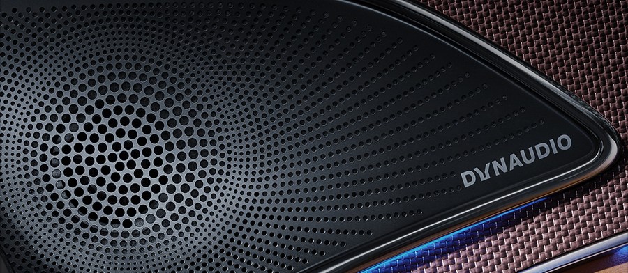 Tận hưởng hệ thống âm thanh thông minh Hệ thống âm thanh Dynaudio Hi-Fi sẽ thiết lập giai điệu và tâm trạng mà bạn thích. Hãy nghe và cảm nhận.