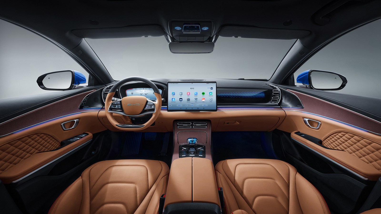 Truy cập mọi thứ với chỉ một cú chạm Không gian nội thất được thiết kế rộng rãi và sang trọng.