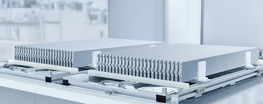 Tuổi thọ pin dài hơn Blade Battery có tuổi thọ pin dài với hơn 5000 chu kỳ sạc và xả.