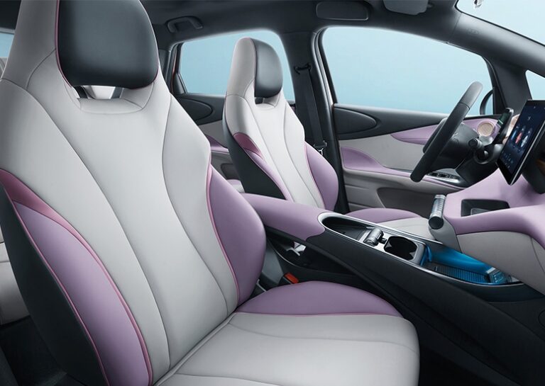 Siêu An Toàn 7 túi khí SRS – túi khí phía trước, bên hông trước, rèm toàn bộ chiều dài và túi khí phía lái, hành khách. Điểm cài đặt ghế trẻ em ISOFIX (ghế sau ngoài cùng) và dây neo trên ghế trẻ em phía sau trung tâm. Hệ thống phanh khẩn cấp tự động (ABS), Hệ thống Phanh Thông minh và Phát hiện Sự hiện diện của Trẻ em (CPD).